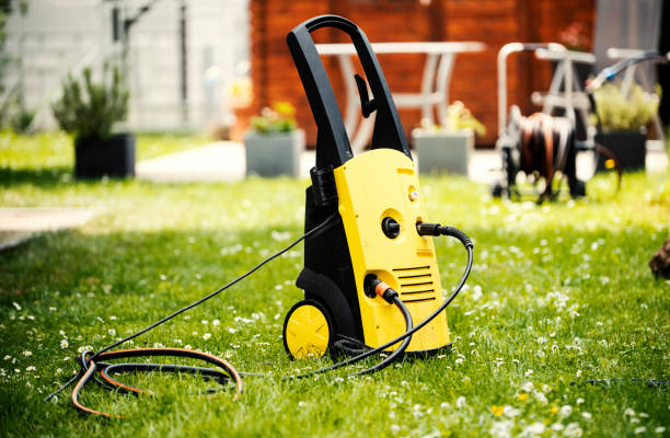 Best Pool Deck Cleaning in Sherwood, WI